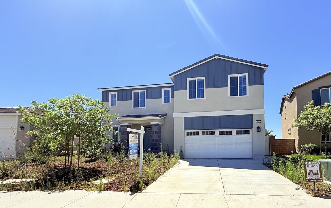 35461 Alexandria Wy in Beaumont, CA - Building Photo