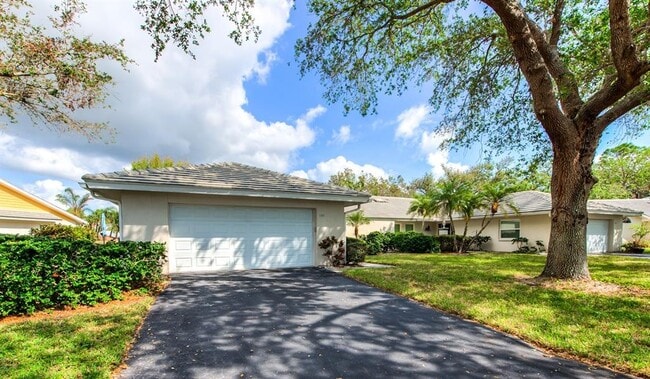 property at 130 Southampton Pl S