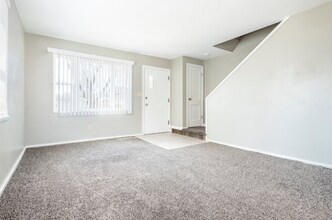 2125 Garfield Ave in Dubuque, IA - Building Photo - Building Photo