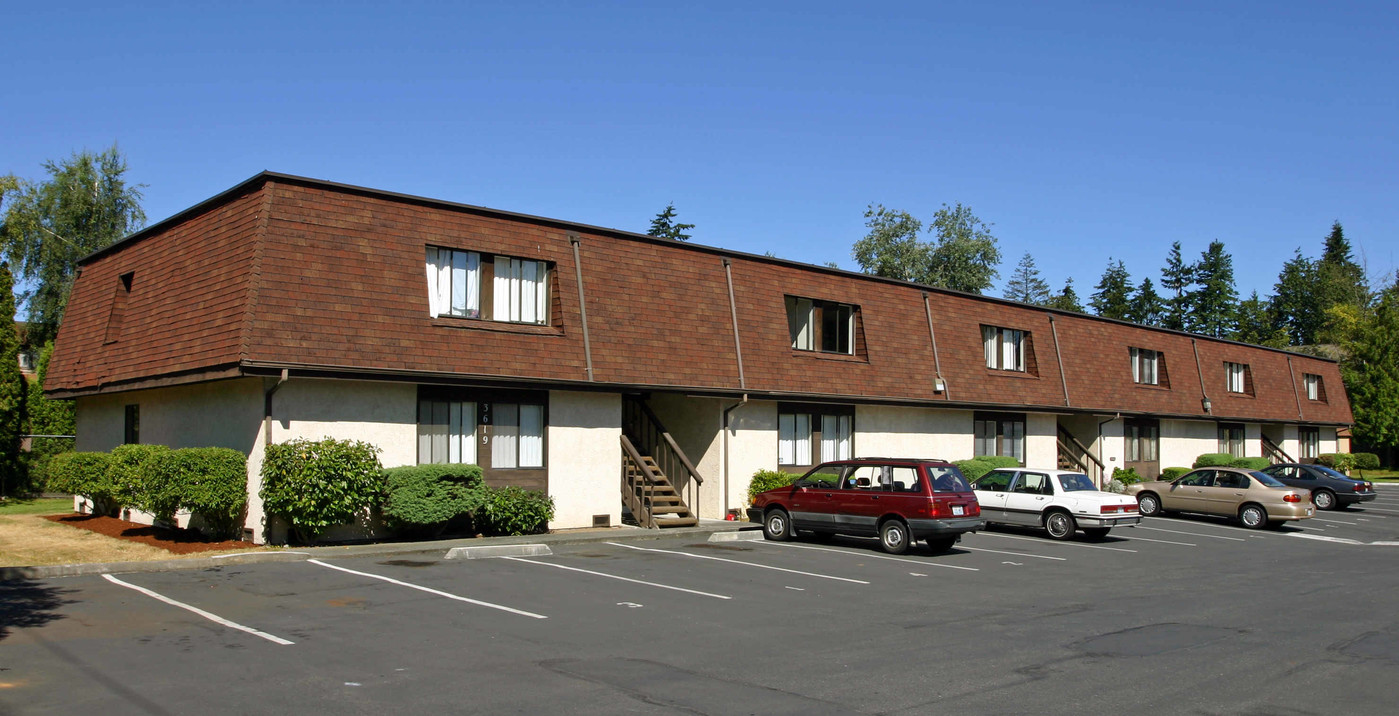 Mountain View Apartments in Lynnwood, WA - Building Photo