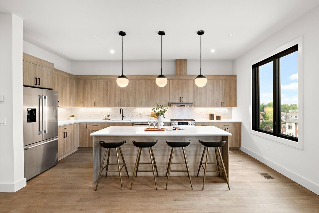 240 Columbia Ave in Fort Lee, NJ - Building Photo