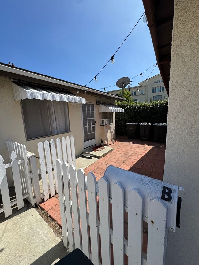 property at 421 N Olive St