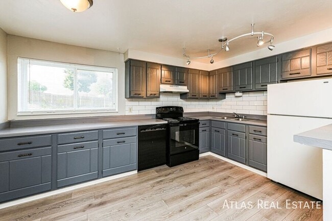 property at 2840 Montebello Dr W