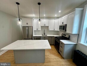 2112 Pine St in Philadelphia, PA - Building Photo - Building Photo