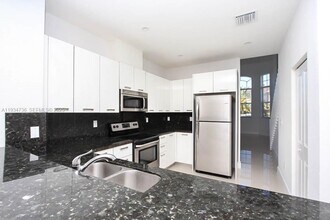 15670 SW 11th Terrace in Miami, FL - Building Photo - Building Photo