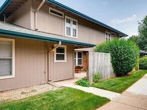 5904 S Willow Way in Greenwood Village, CO - Building Photo - Building Photo