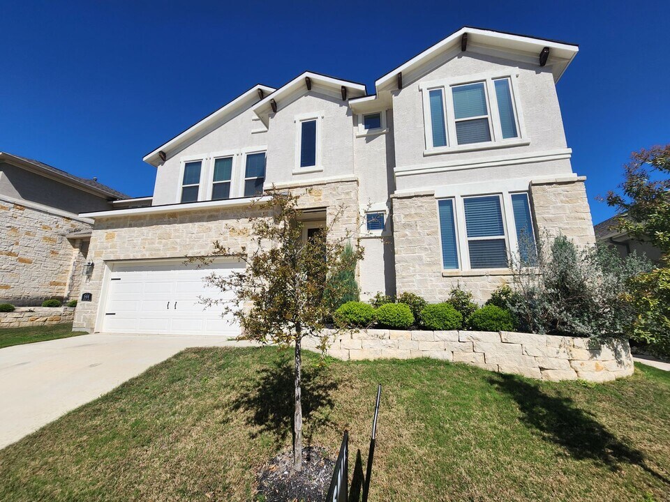644 Tree Top Pass in New Braunfels, TX - Building Photo