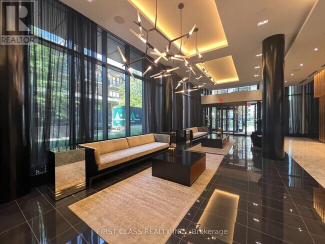 101 Erskine Ave in Toronto, ON - Building Photo - Building Photo