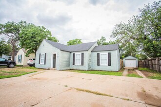 2421 25th St in Lubbock, TX - Building Photo - Building Photo