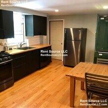 12 Stearns St, Unit 2 in Malden, MA - Building Photo - Building Photo