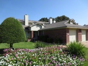 Dalewood Townhomes in Austin, TX - Foto de edificio - Building Photo