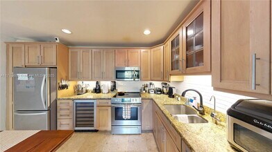 530 NE 15th Ct in Fort Lauderdale, FL - Foto de edificio - Building Photo