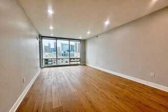20 Newport Pkwy in Jersey City, NJ - Building Photo - Building Photo