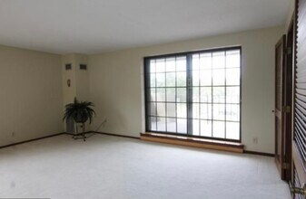 6650 Vernon Ave S in Edina, MN - Building Photo - Building Photo