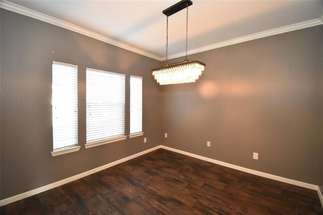 700 Elizabeth St in Alvin, TX - Building Photo - Building Photo