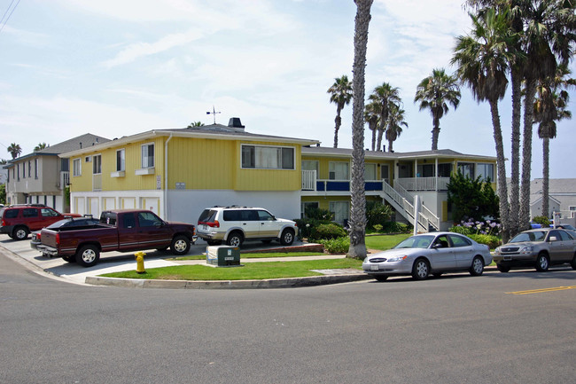 1202 S Pacific St in Oceanside, CA - Building Photo - Building Photo