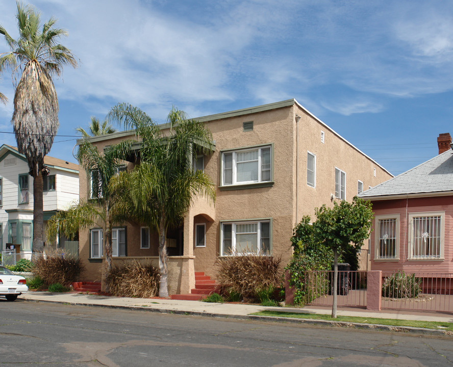 355 21st St in San Diego, CA - Building Photo