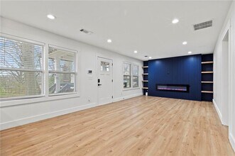 3200 Lowndes St in East Point, GA - Building Photo - Building Photo