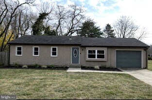 129 GREEN in Beverly, NJ - Building Photo