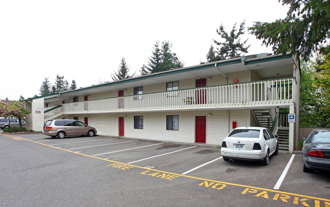 Hillside Apartments in Lynnwood, WA - Building Photo