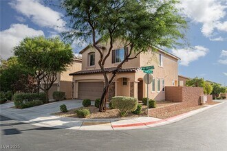 888 Royal Amethyst Way in Las Vegas, NV - Building Photo - Building Photo