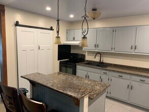 3381 Leschallas Dr in Memphis, TN - Building Photo - Building Photo