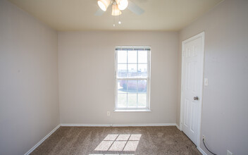 1510 S 9th St in Slaton, TX - Building Photo - Interior Photo