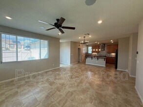 1697 W Woodward Ave in Manteca, CA - Building Photo - Building Photo