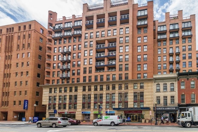 616 E St NW-Unit -#1154 in Washington, DC - Foto de edificio - Building Photo