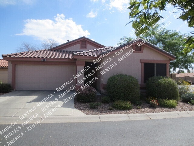 752 E Rose Marie Ln