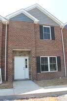 165 Cedar Point Ln in Harrisonburg, VA - Building Photo