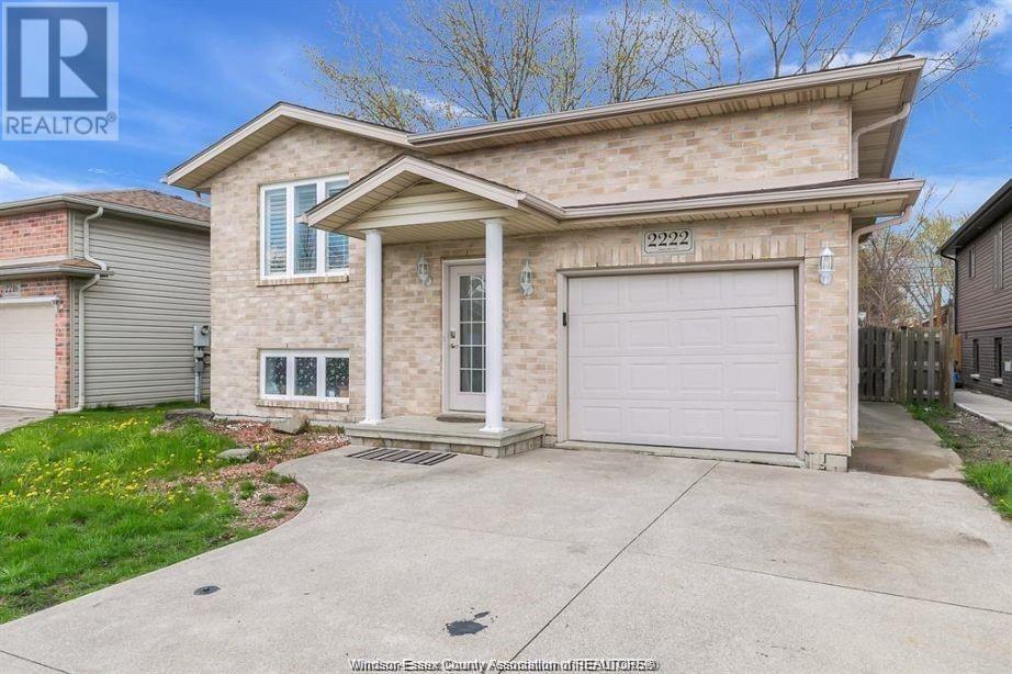 2222 McKay Ave in Windsor, ON - Building Photo