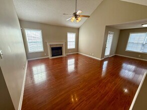 409 Athena Dr in Clarksville, TN - Building Photo - Building Photo