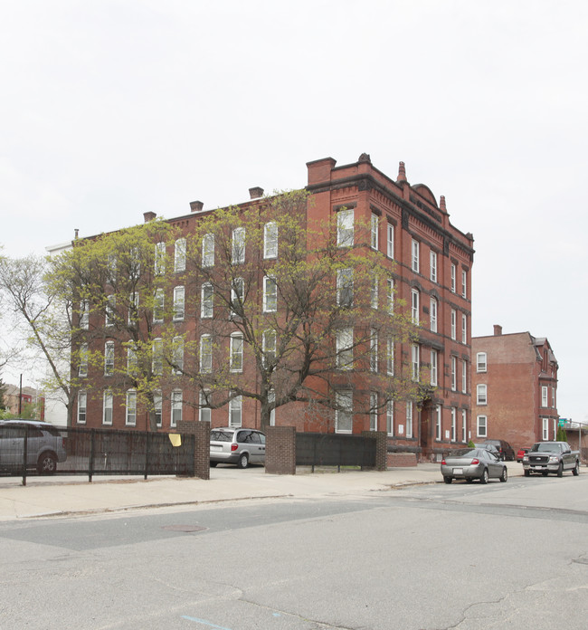 The Old Lincoln Street Apartments in Worcester, MA - Foto de edificio - Building Photo