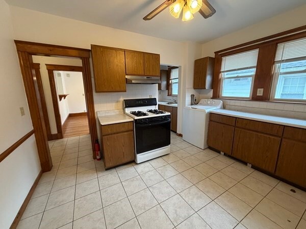 227 Riverside Ave, Unit 2 in Medford, MA - Foto de edificio - Building Photo