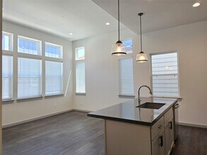 611 Emile St in Houston, TX - Building Photo - Building Photo