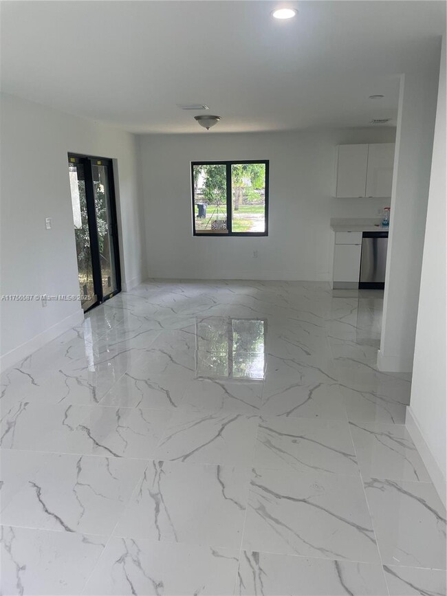 210 SW 3rd St-Unit -0 in Florida City, FL - Building Photo - Building Photo