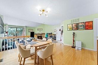 576 Sanderling Ct in Secaucus, NJ - Foto de edificio - Building Photo