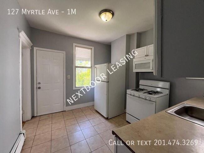 127 Myrtle Ave in Jersey City, NJ - Building Photo - Building Photo