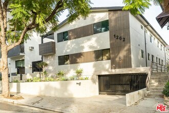1262 N Sweetzer Ave in West Hollywood, CA - Building Photo - Building Photo