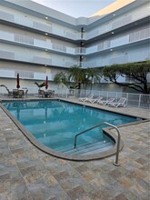 8261 NW 8th St in Miami, FL - Building Photo - Building Photo