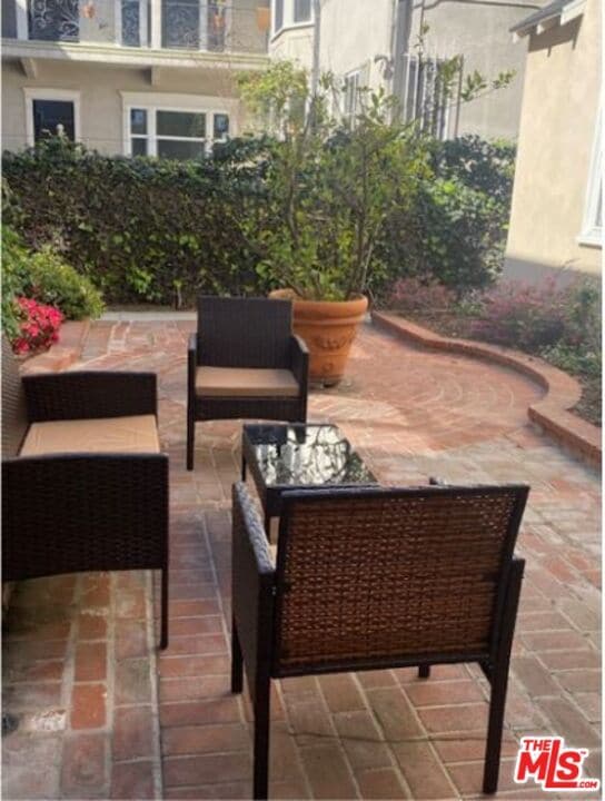 9609 W Olympic Blvd in Beverly Hills, CA - Building Photo - Building Photo