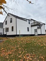 1216 Hamilton St, Unit 1216 Hamilton Street in Manitowoc, WI - Building Photo