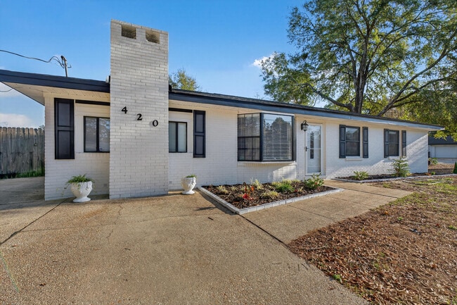 420 Paradise Rd in Niceville, FL - Building Photo - Building Photo