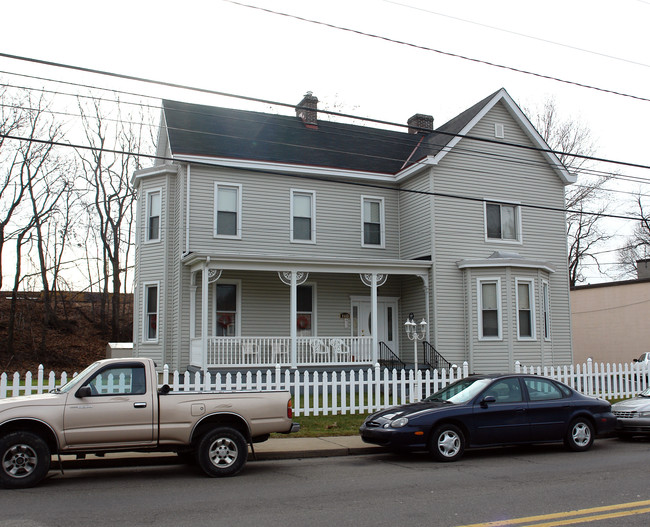 NEW AGE GROUP APARTMENTS in Pittsburgh, PA - Building Photo - Building Photo