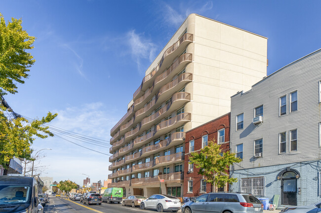 The Wave in Brooklyn, NY - Foto de edificio - Building Photo