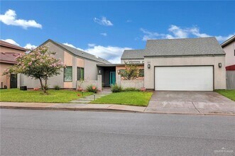 2411 W Holland Ave in Edinburg, TX - Building Photo - Building Photo