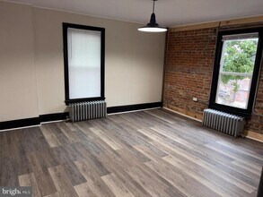 121 E Washington St in Chambersburg, PA - Building Photo - Building Photo