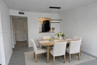 8560 N Sherman Cir in Miramar, FL - Building Photo - Building Photo