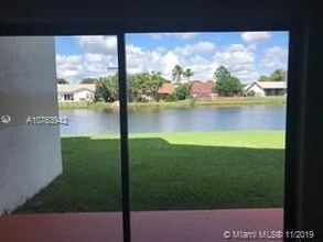 9931 Nob Hill Ln in Sunrise, FL - Building Photo - Building Photo